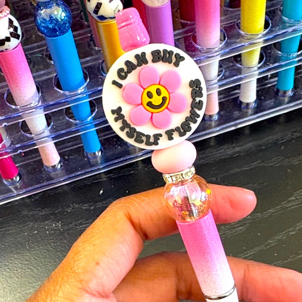 💕 Pink and White "I can buy myself flowers"Pen